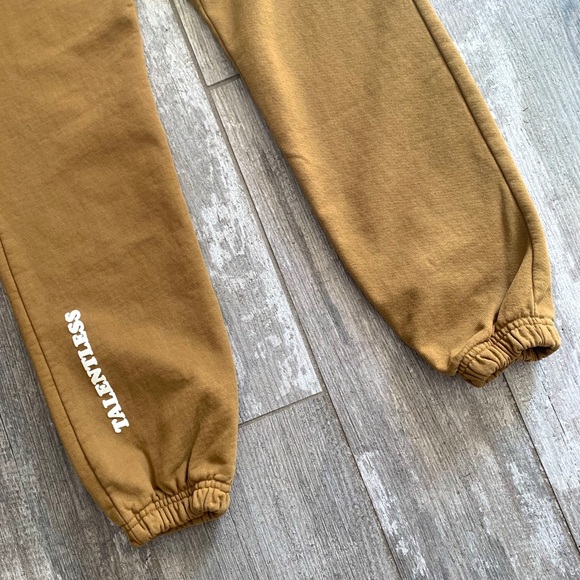 🔥🔥TALENTLESS - IM STAYING HOME SWEATPANTS🔥🔥 - Picture 6 of 8